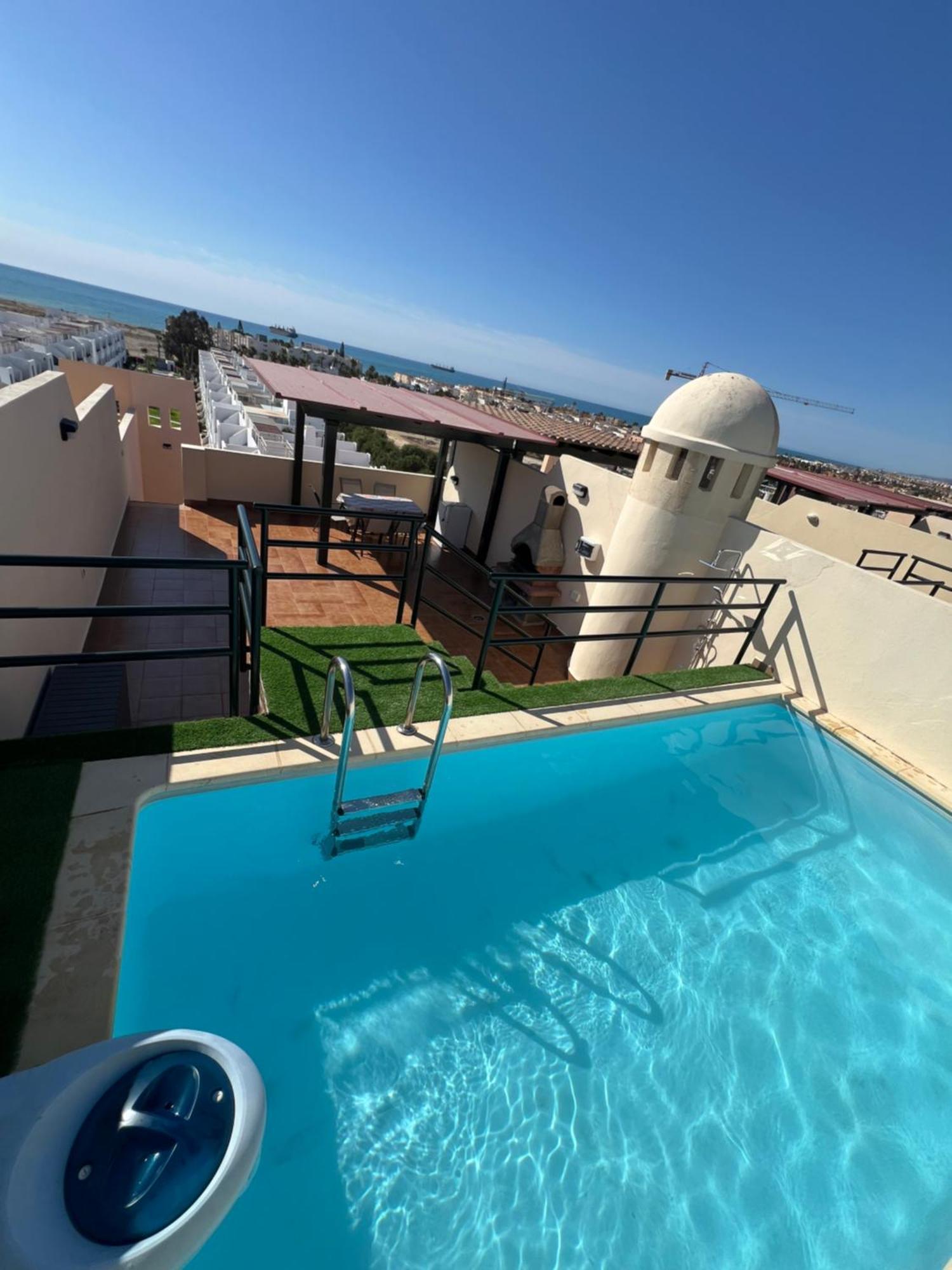 Atico Con Vistas Al Mar Y Piscina Privada Apartment *